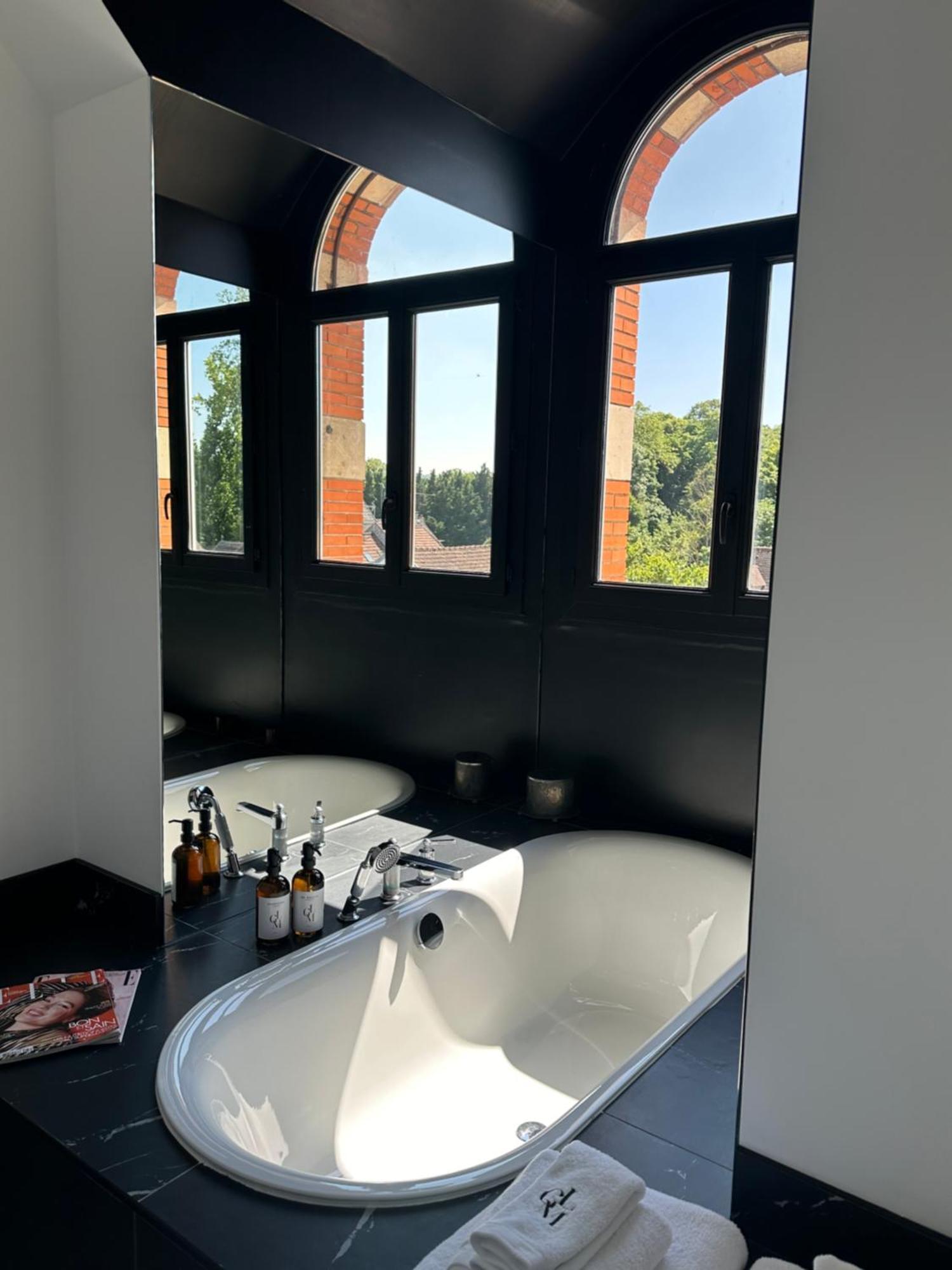 La Grande Maison Lgm Lesches Esterno foto